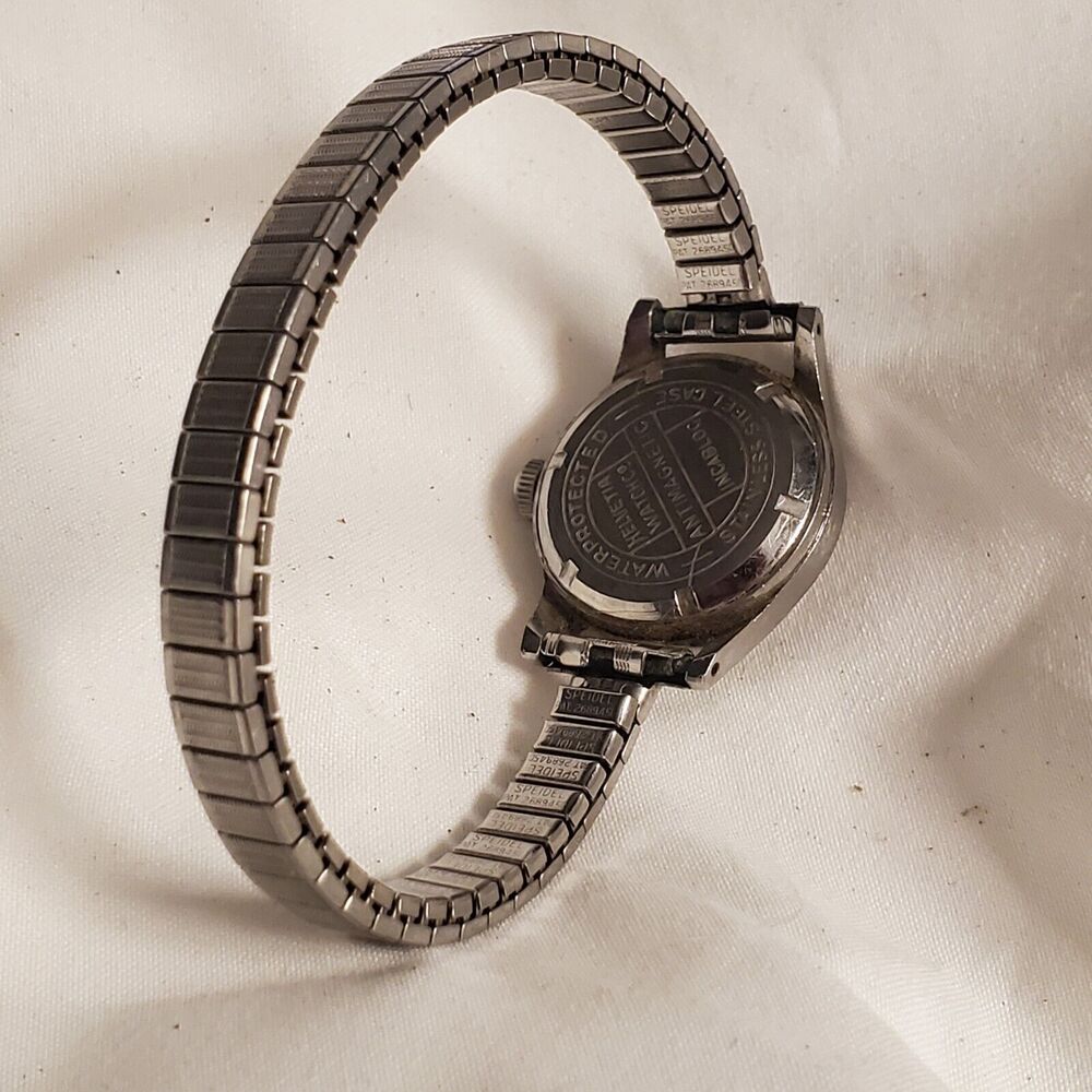 Helvetia 17 Jewels Vintage Watch For Repair Runs But Stops - Picture 3 of 5